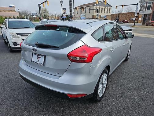 Ingot Silver 2018 Ford Focus SE