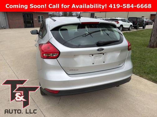 Ingot Silver 2018 Ford Focus SE