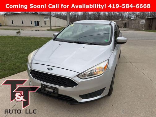 Ingot Silver 2018 Ford Focus SE