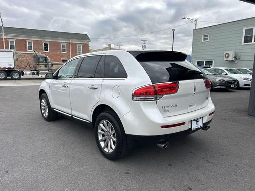 2014 Lincoln MKX Base