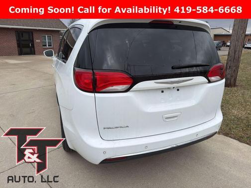 2017 Chrysler Pacifica Touring-L