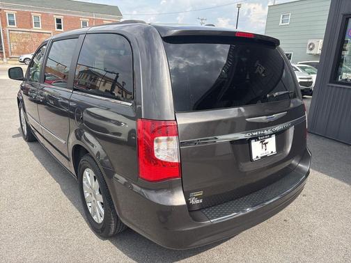 Granite Crystal Metallic Clearcoat 2015 Chrysler Town & Country Touring