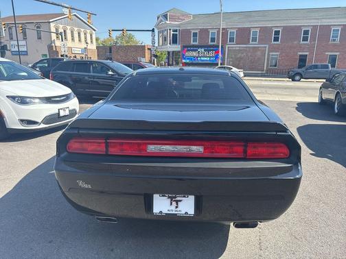 2011 Dodge Challenger Base