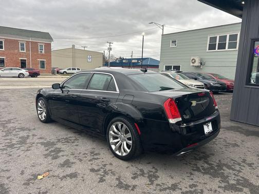 2017 Chrysler 300 Limited
