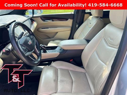 Silver Moonlight Metallic 2017 Cadillac XT5 Luxury