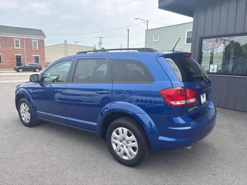 Blue Streak Pearlcoat 2015 Dodge Journey SE