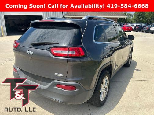 Granite Crystal Metallic Clearcoat 2016 Jeep Cherokee Latitude