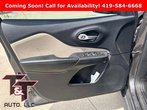 Granite Crystal Metallic Clearcoat 2016 Jeep Cherokee Latitude