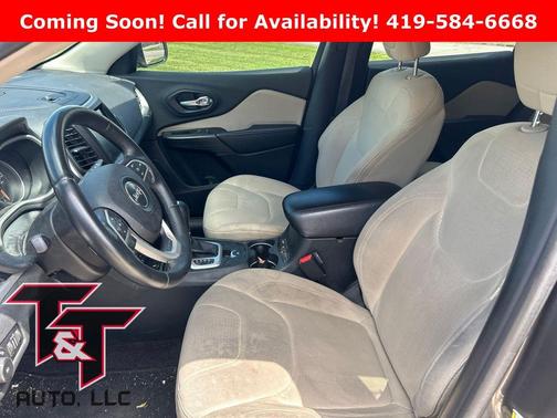 Granite Crystal Metallic Clearcoat 2016 Jeep Cherokee Latitude