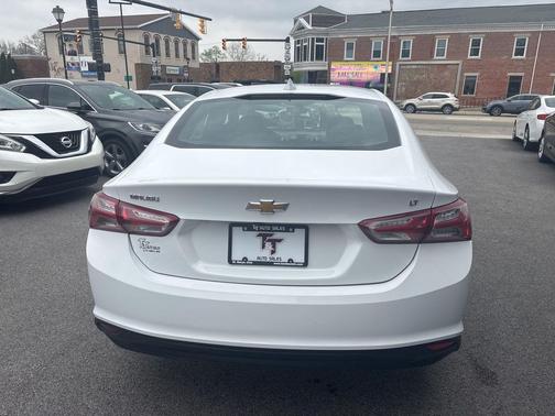 Summit White 2022 Chevrolet Malibu LT