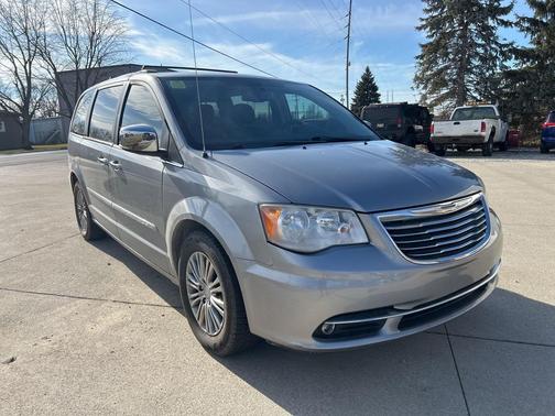 2014 Chrysler Town & Country Touring-L