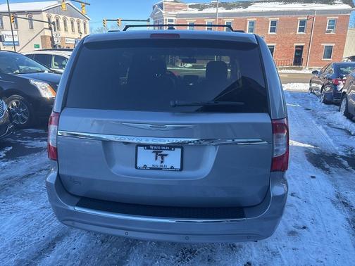2014 Chrysler Town & Country Touring-L