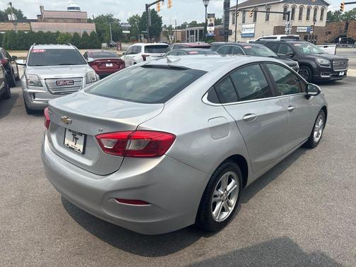 Silver Ice Metallic 2016 Chevrolet Cruze LT Auto