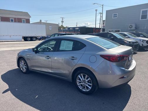 2015 Mazda Mazda3 i Sport