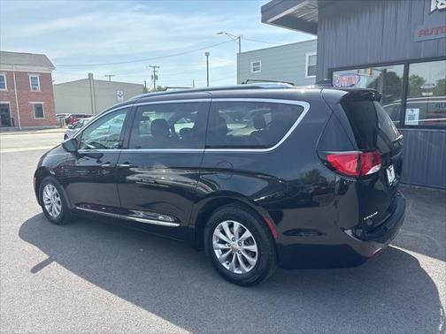 2018 Chrysler Pacifica Touring-L