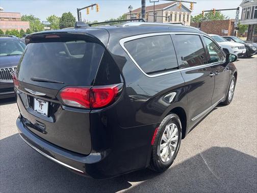 2018 Chrysler Pacifica Touring-L