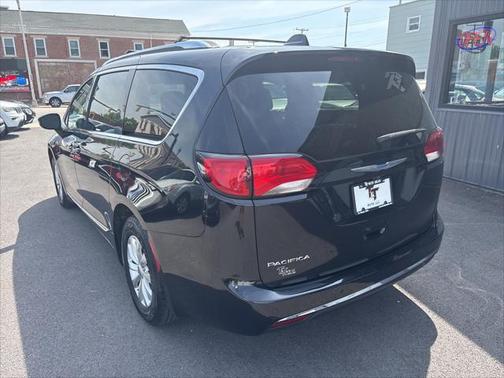 2018 Chrysler Pacifica Touring-L
