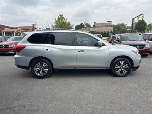 2019 Nissan Pathfinder SV