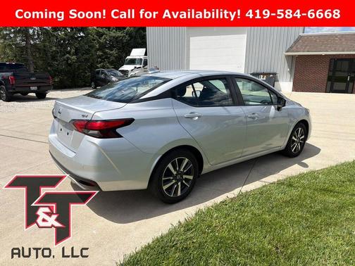 Brilliant Silver Metallic 2021 Nissan Versa 1.6 SV