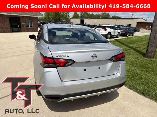 Brilliant Silver Metallic 2021 Nissan Versa 1.6 SV