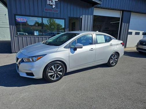 Brilliant Silver Metallic 2021 Nissan Versa 1.6 SV