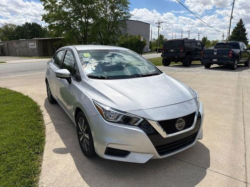 Brilliant Silver Metallic 2021 Nissan Versa 1.6 SV
