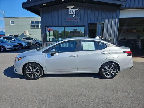 Brilliant Silver Metallic 2021 Nissan Versa 1.6 SV
