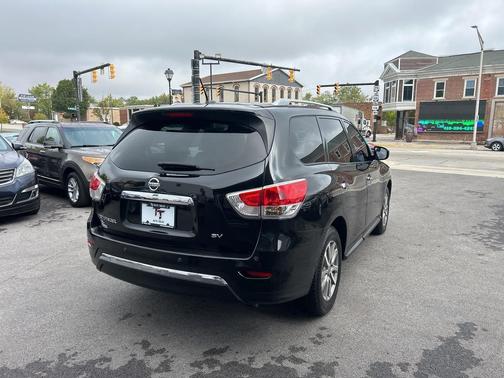 2016 Nissan Pathfinder SV