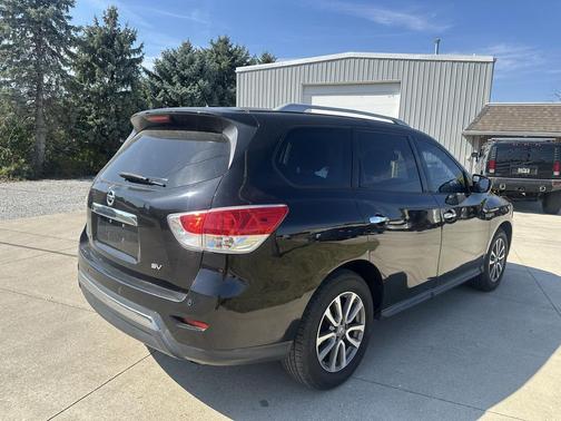 2016 Nissan Pathfinder SV