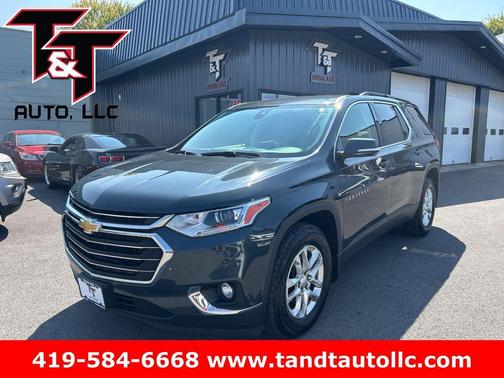Graphite Metallic 2020 Chevrolet Traverse LT Cloth