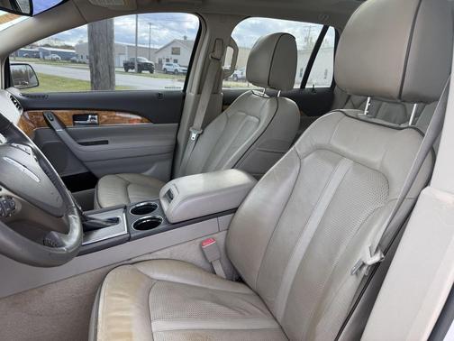 2014 Lincoln MKX Base