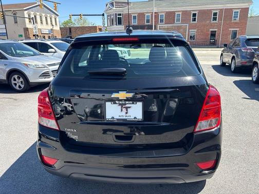 Mosaic Black Metallic 2018 Chevrolet Trax LS