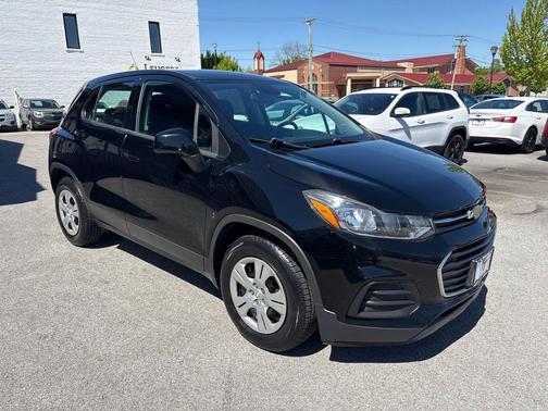Mosaic Black Metallic 2018 Chevrolet Trax LS
