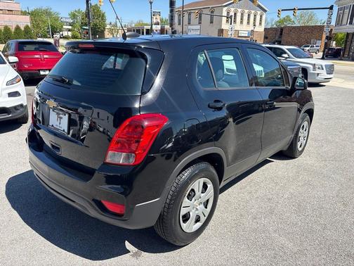 Mosaic Black Metallic 2018 Chevrolet Trax LS