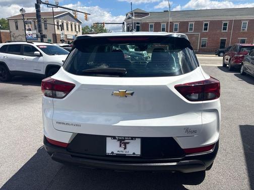 Summit White 2022 Chevrolet Trailblazer LS
