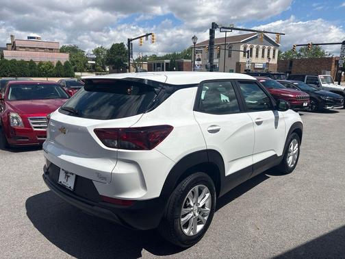 Summit White 2022 Chevrolet Trailblazer LS
