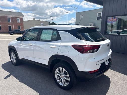 Summit White 2022 Chevrolet Trailblazer LS