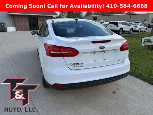 Oxford White 2017 Ford Focus SE