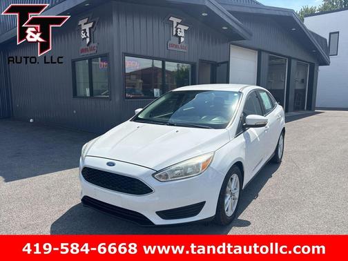 Oxford White 2017 Ford Focus SE