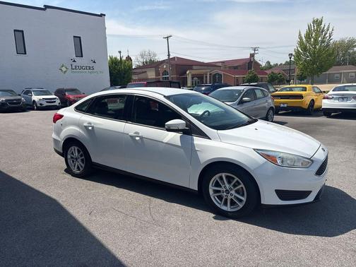 Oxford White 2017 Ford Focus SE