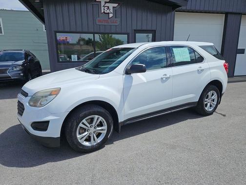 Summit White 2017 Chevrolet Equinox LS