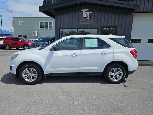 Summit White 2017 Chevrolet Equinox LS