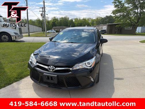 Midnight Black Metallic 2016 Toyota Camry SE