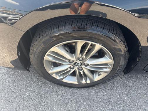 Midnight Black Metallic 2016 Toyota Camry SE