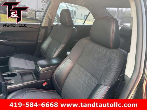 Midnight Black Metallic 2016 Toyota Camry SE