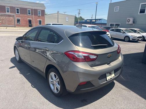 Pepperdust Metallic 2018 Chevrolet Cruze LT
