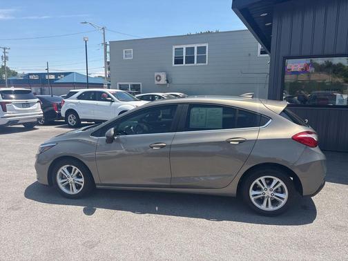 Pepperdust Metallic 2018 Chevrolet Cruze LT