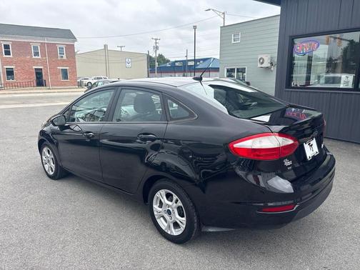 Tuxedo Black Metallic 2014 Ford Fiesta SE