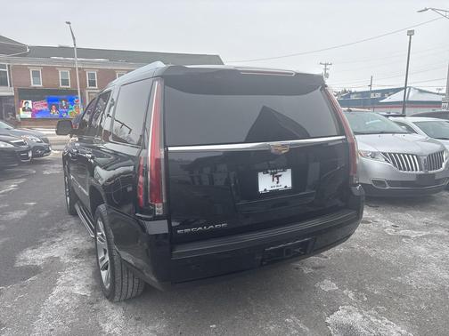 2016 Cadillac Escalade Luxury