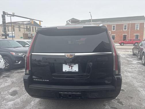 2016 Cadillac Escalade Luxury